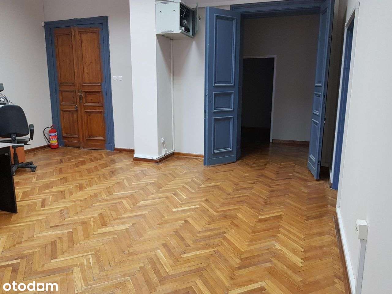 Klimatyzowane biuro z parkietem na parterze + park - Pełny obrazek: 3/15