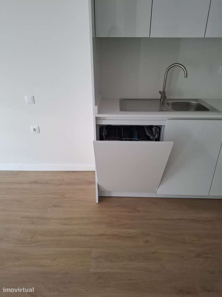 Arrenda - se T1 - Grande imagem: 4/9