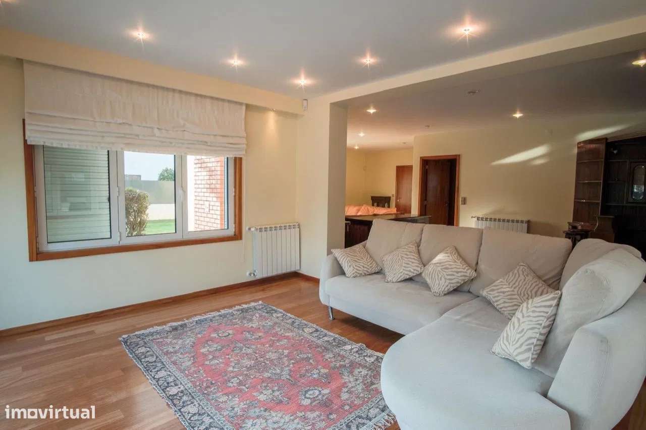 Moradia T5 com Piscina - Esposende-5