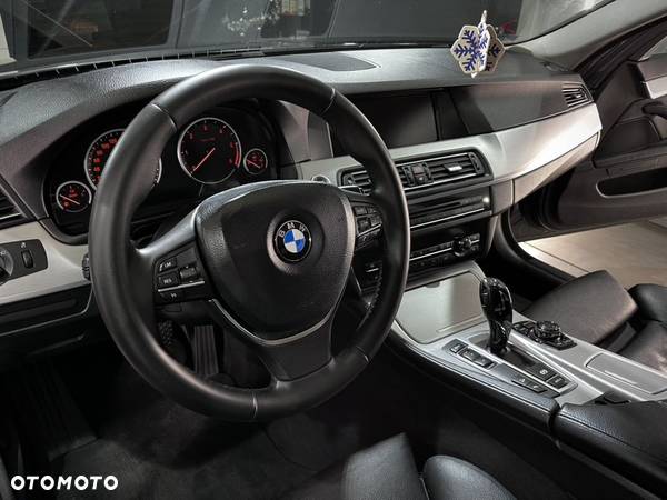 BMW Seria 5 530d xDrive Luxury Line - 31