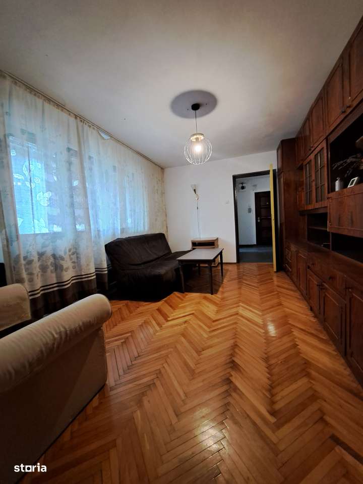 Vanzare apartament 2 camere, semidecomandat, et. 1, zona C. Porumbescu - Imagine principală: 5/11