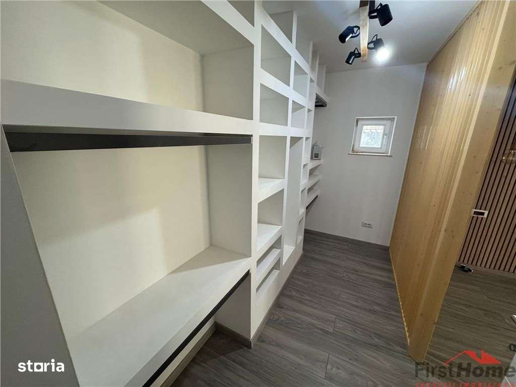 Ap 4 cam transformat in 3, et 1, renovat complet, zona Inspectoratul S-9