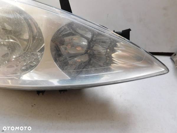 Lampa prawa przód PEUGEOT 307 Europa - 2