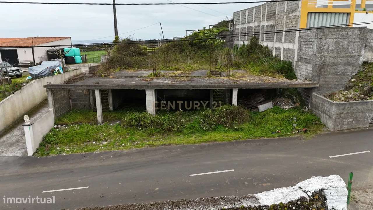 Terreno com inicio de construção em São Mateus da Calheta - Ilha Terce - Grande imagem: 3/7