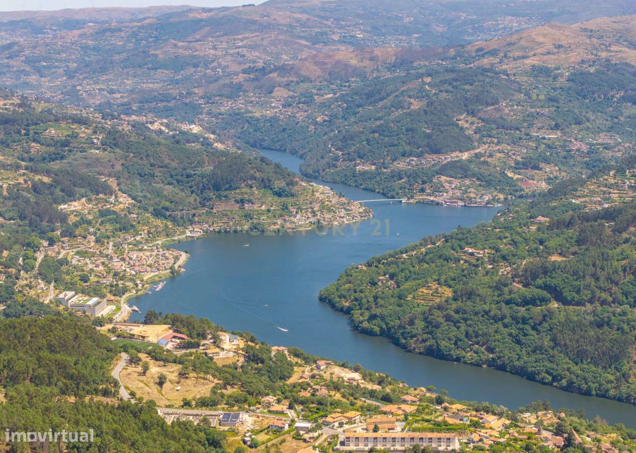 Moradia V3 com Vista Rio em Paços de Gaiolo-17