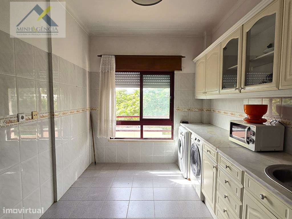 Apartamento T2 na Av. Bento Gonçalves em Setúbal-11