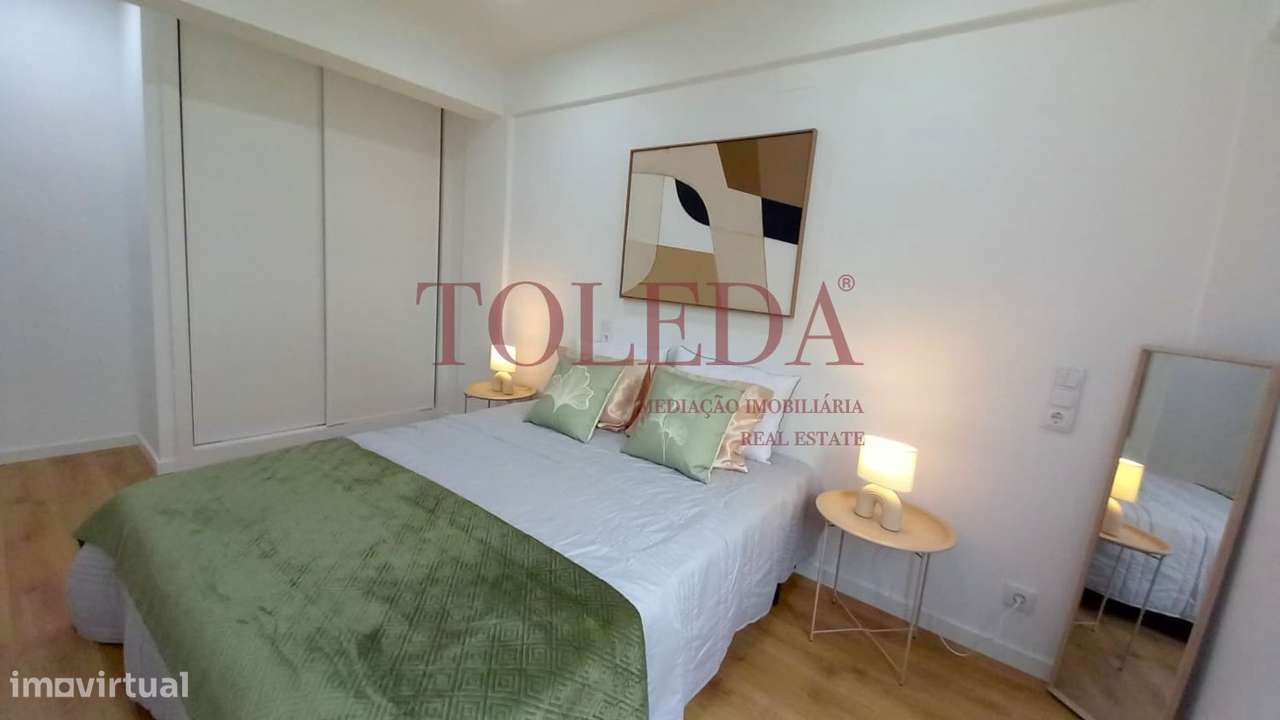 T3 com Varanda Remodelado em Benfica-9