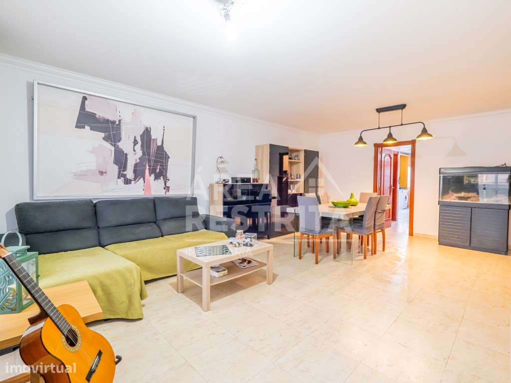 Apartamento T3 nos Fidalguinhos com dois lugares de estacionamento - Grande imagem: 5/45