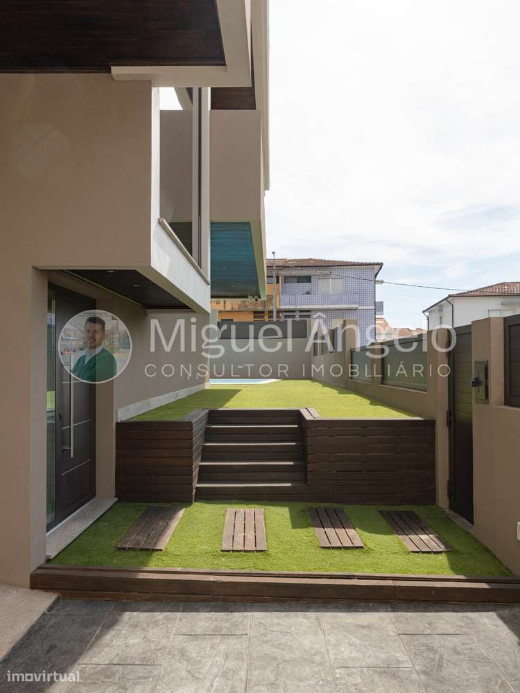 Moradia de luxo c/ piscina - pronta a habitar em Gondomar - 4 frentes-11