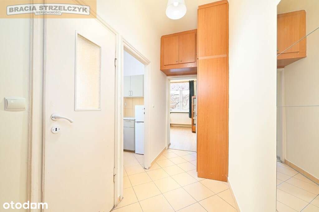 Kawalerka w kamienicy okolice Nowego Światu-4