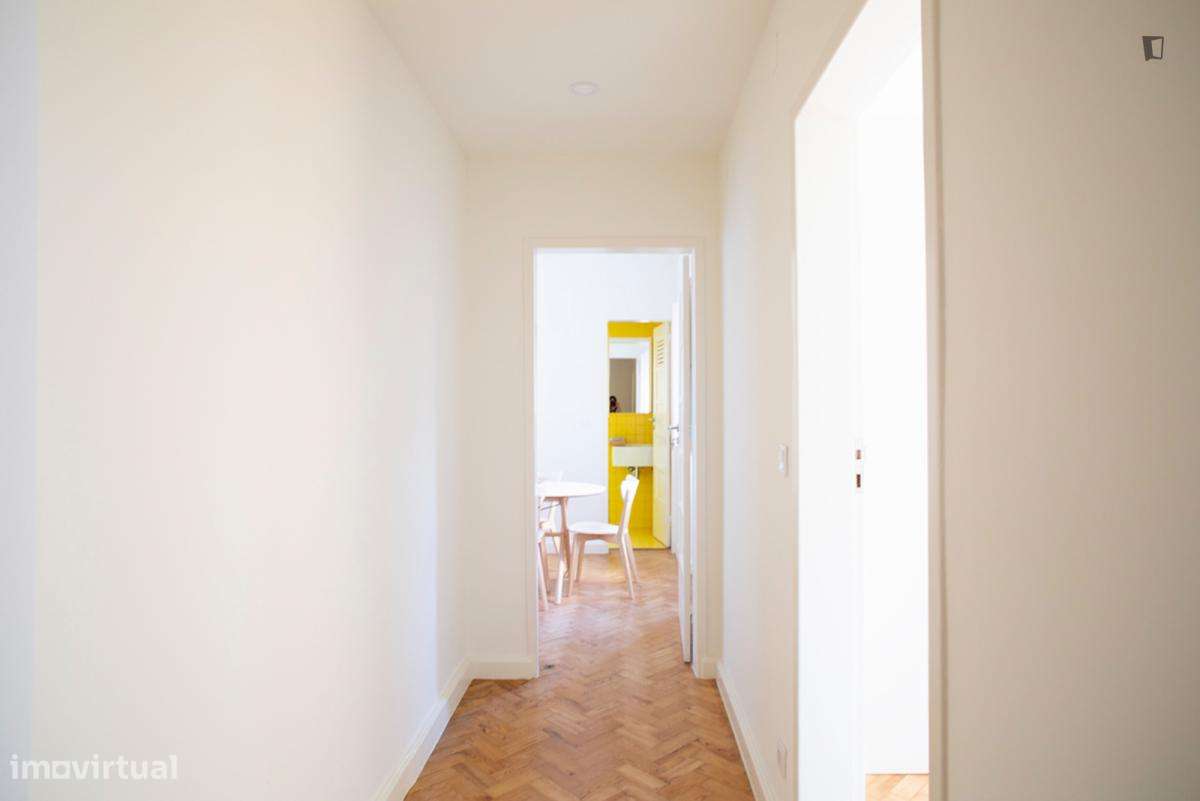 Quarto - localizado em Roma-Areeiro Lisbon - Grande imagem: 2/6