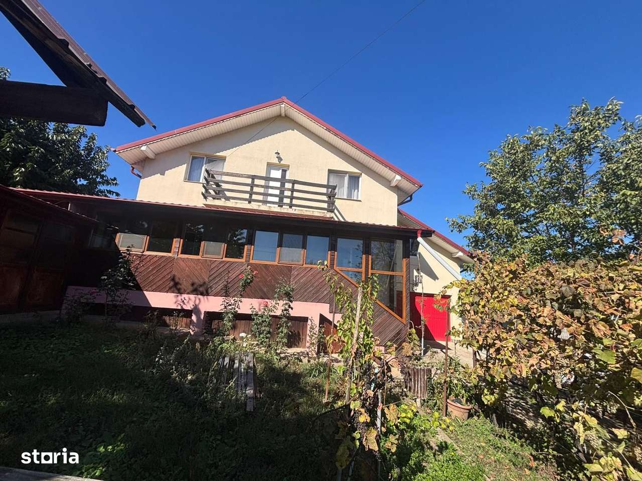 Vila cu 6 camere, din 2000, in Tomesti-1