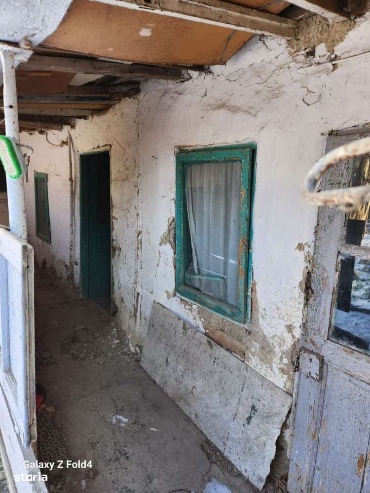 De vanzare Teren cu casa demolabila zona Islaz - Imagine principală: 4/5