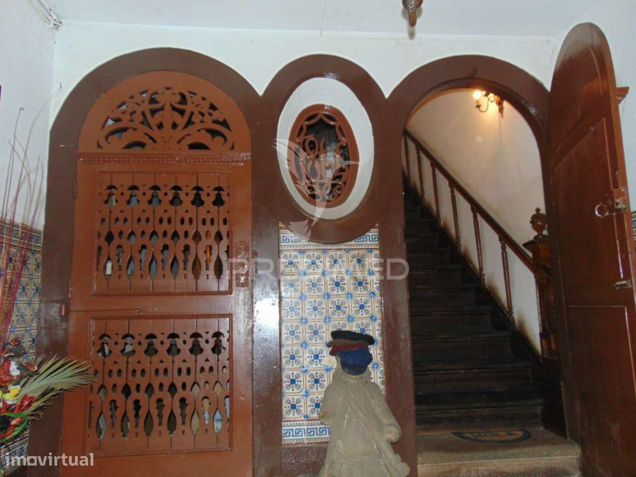 Prédio 3 pisos e loja comercial na zona Histórica de Vila Real - Grande imagem: 4/37