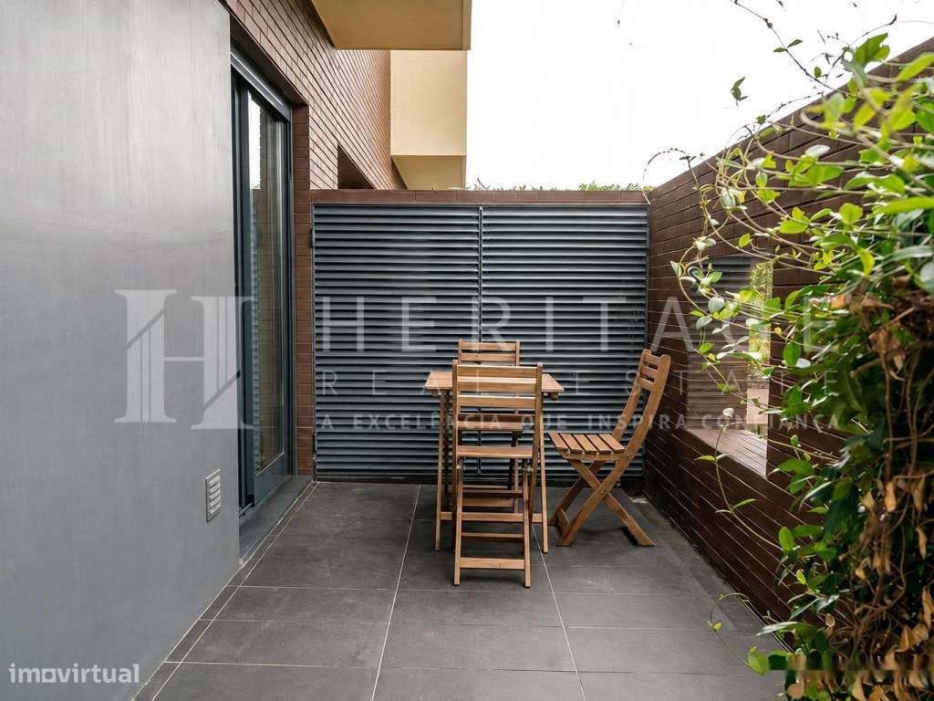 APARTAMENTO T1 COM TERRAÇO, PÁTIO E DUAS PISCINAS EM CONDOMÍNIO PRI...-6