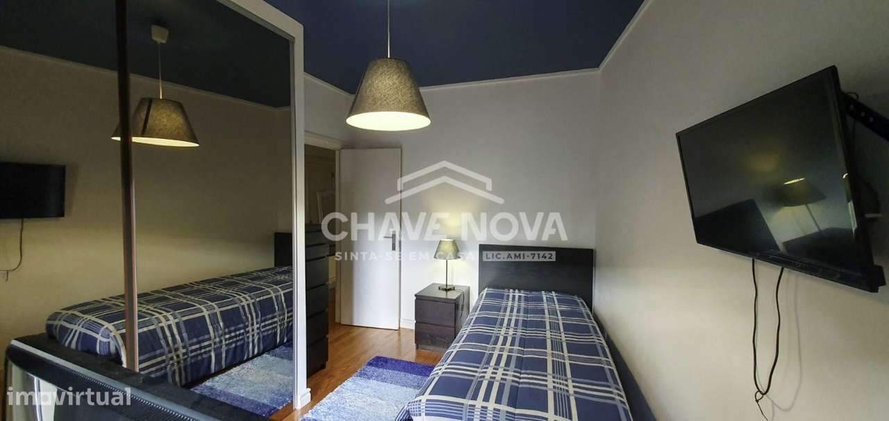 Moradia Bi-Familiar T4 + T2 com Potencial de Rendimento em Ramalde ...-17