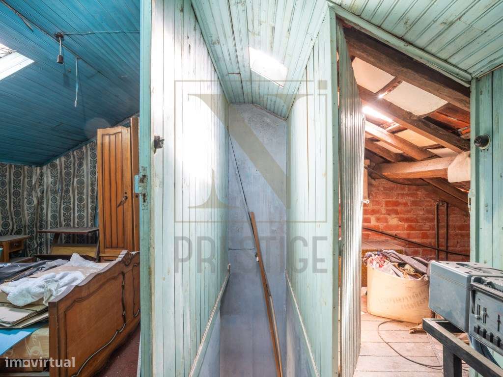 Moradia T8 no Bairro Norton de Matos-38