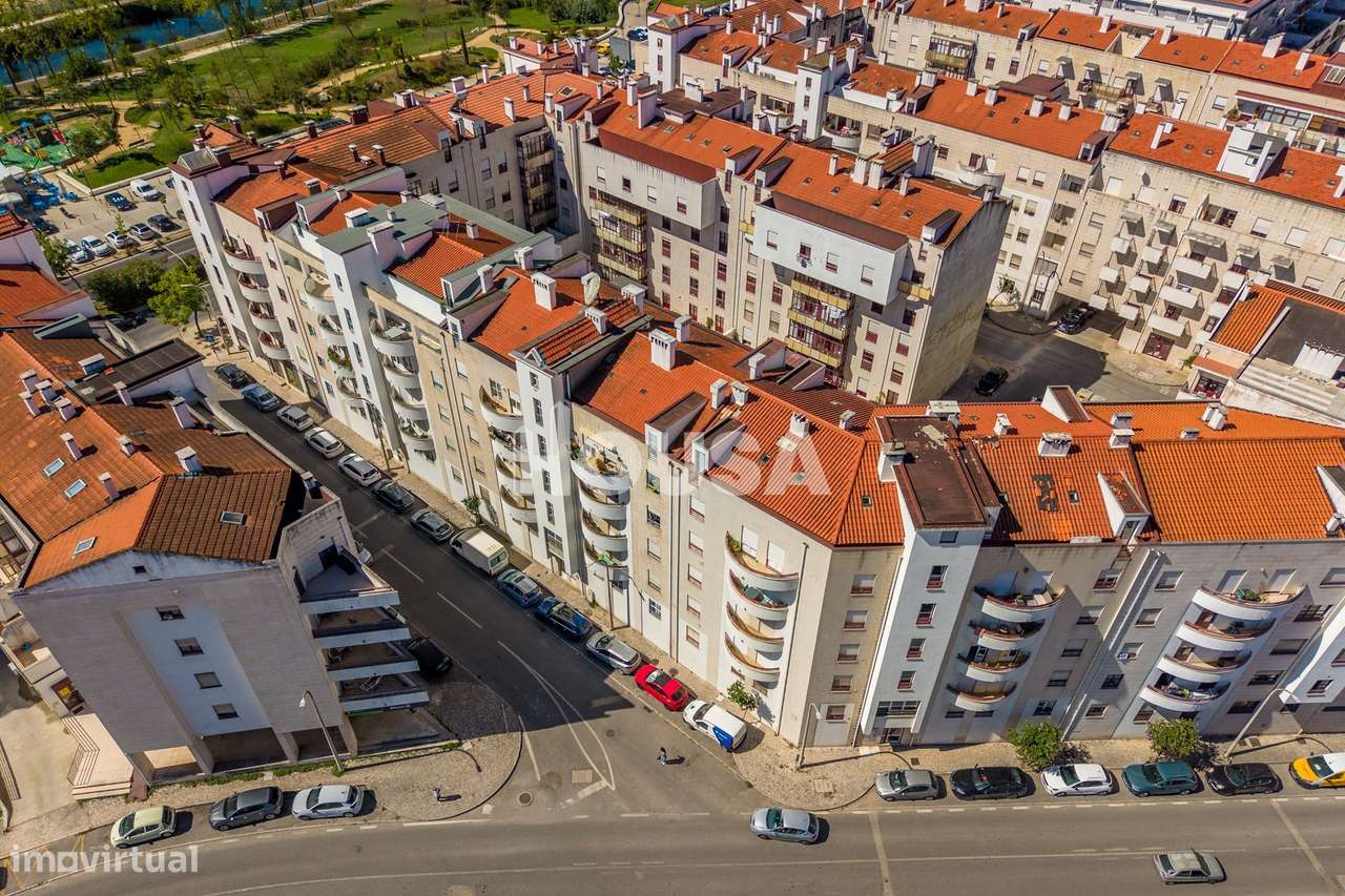 Apartamento T3 com Sótão, Garagem e Terraço – Nova Leiria-50