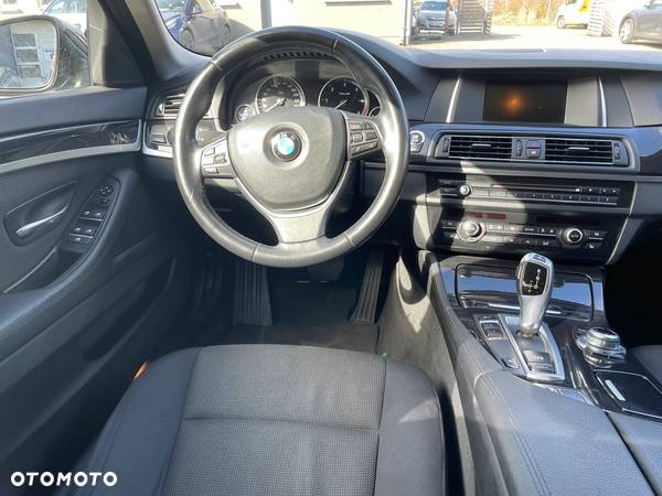 BMW Seria 5 518d - 23