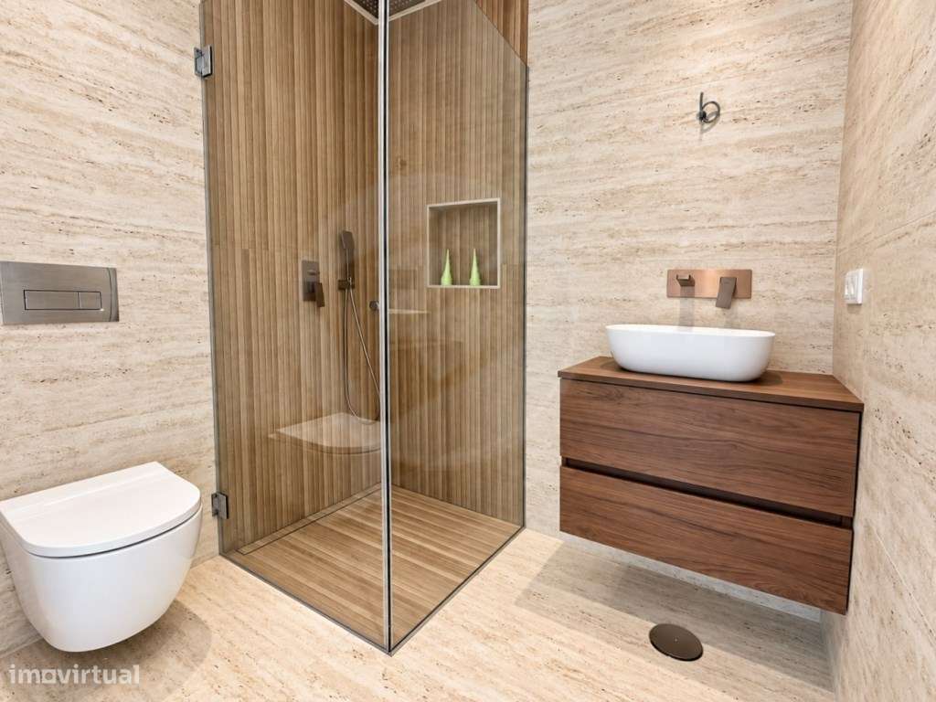 Moradia T3+1 de Luxo com Piscina-8