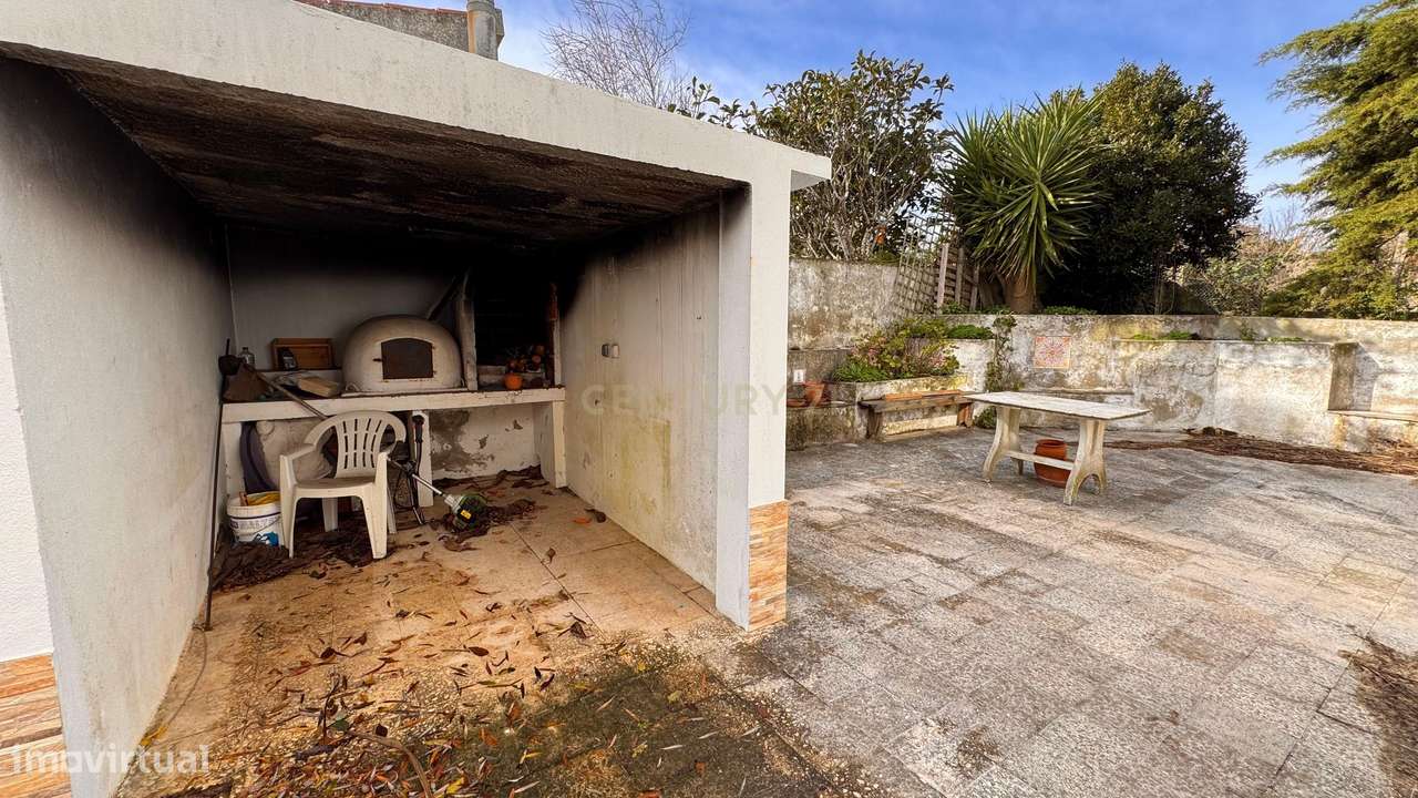 Moradia T5 com Terreno Generoso  - Mafra-11