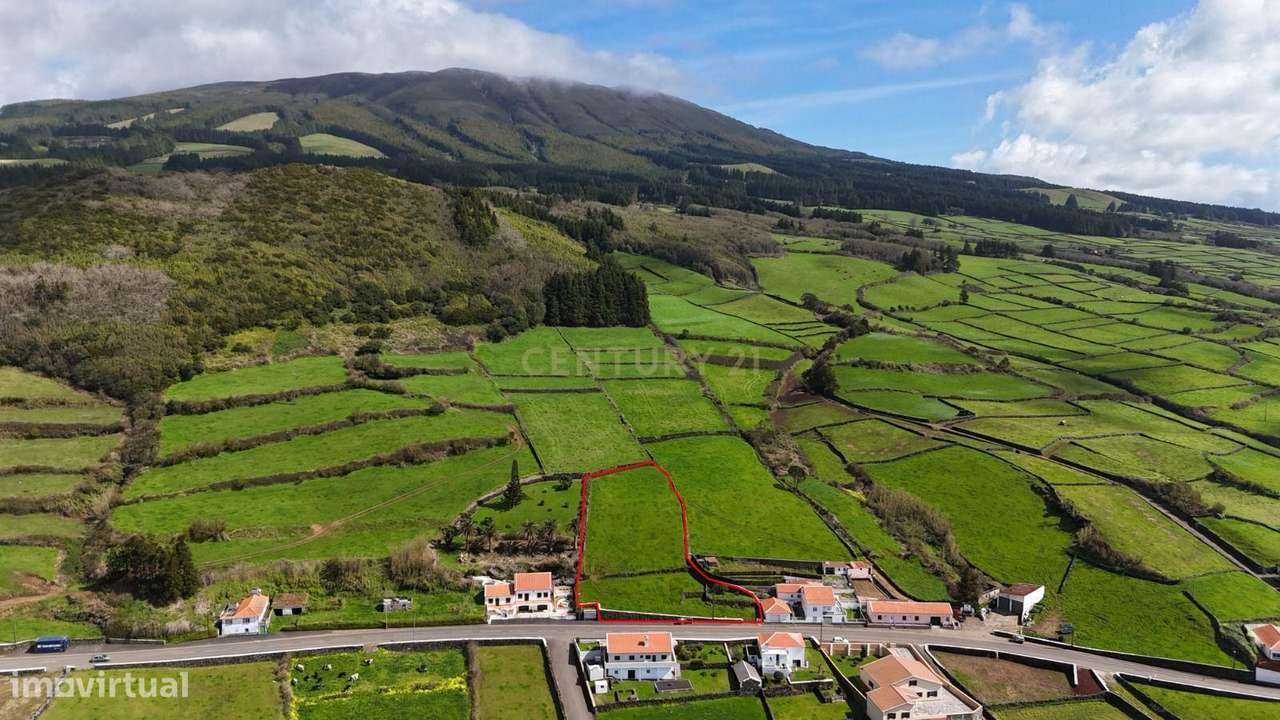 Terreno com Vista Mar em Localização Privilegiada - Grande imagem: 3/7