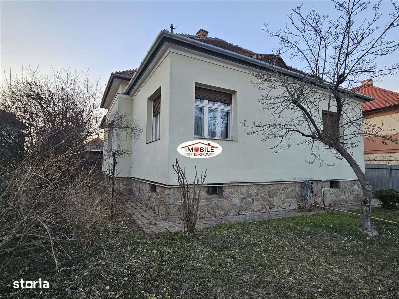 Casa cu 900 mp teren zona Calea Poplacii aproape de Parcul Sub Arini-0