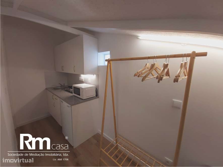 Excelente Prédio remodelado junto à Praça do Comercio-26