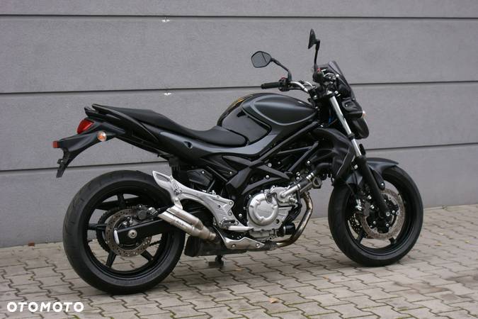 Suzuki Gladius - 4