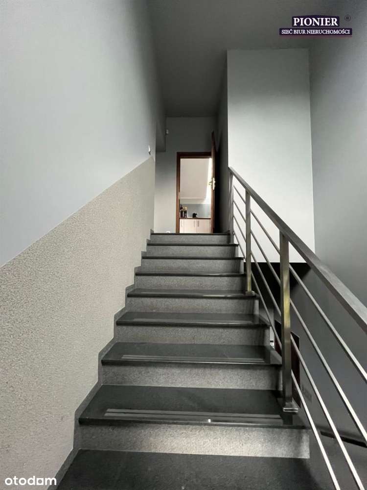 Budynek usługowy-11