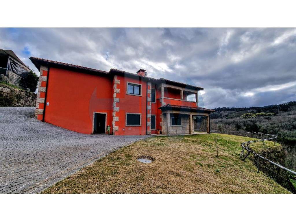 Moradia T5 sobre o Rio Tâmega - Amarante (Fridão)-5