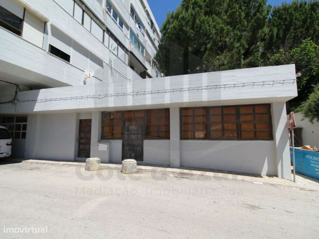 Loja em fase final de remodelações, Sesimbra - Grande imagem: 2/18