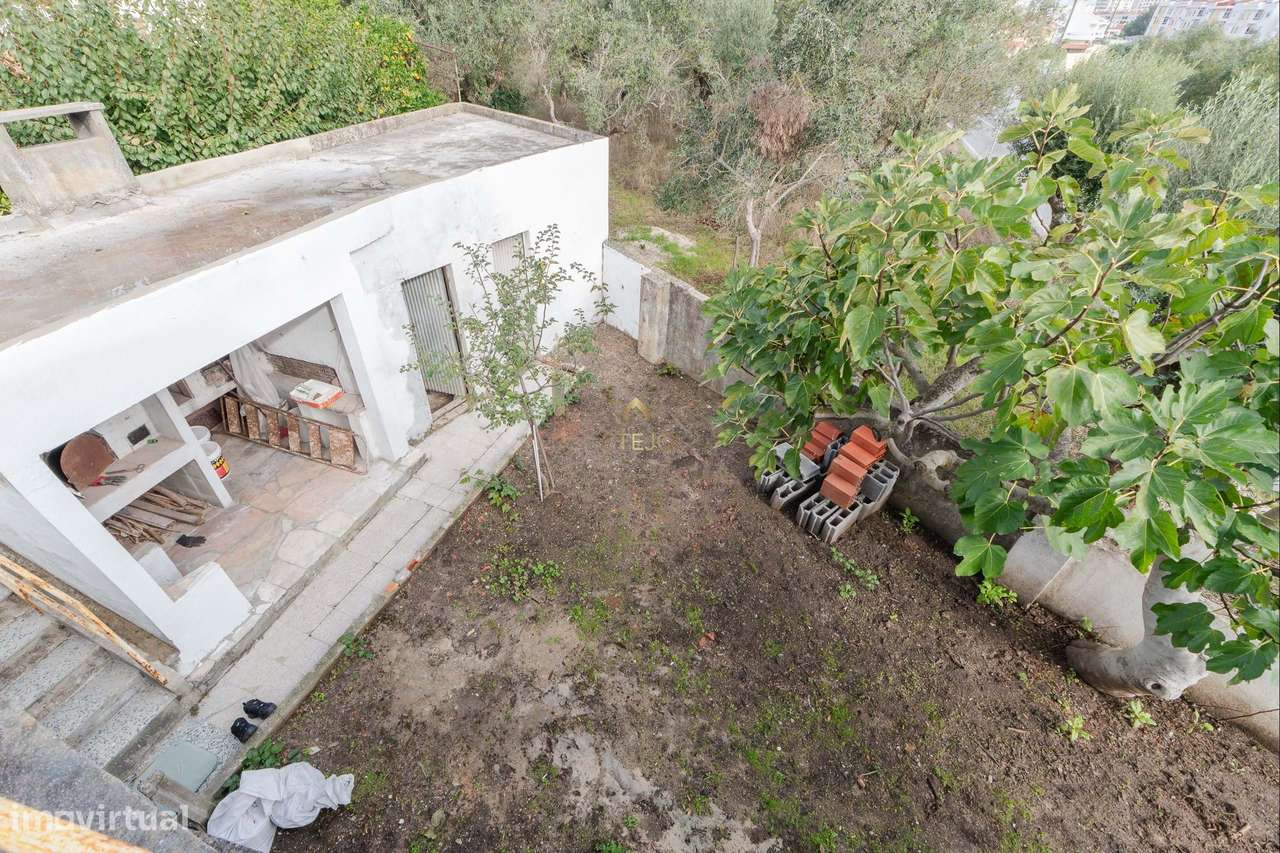 Moradia em Via Rara-22