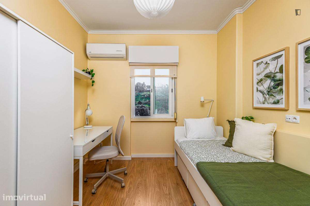 Quarto - localizado em Benfica Lisbon - Grande imagem: 4/6