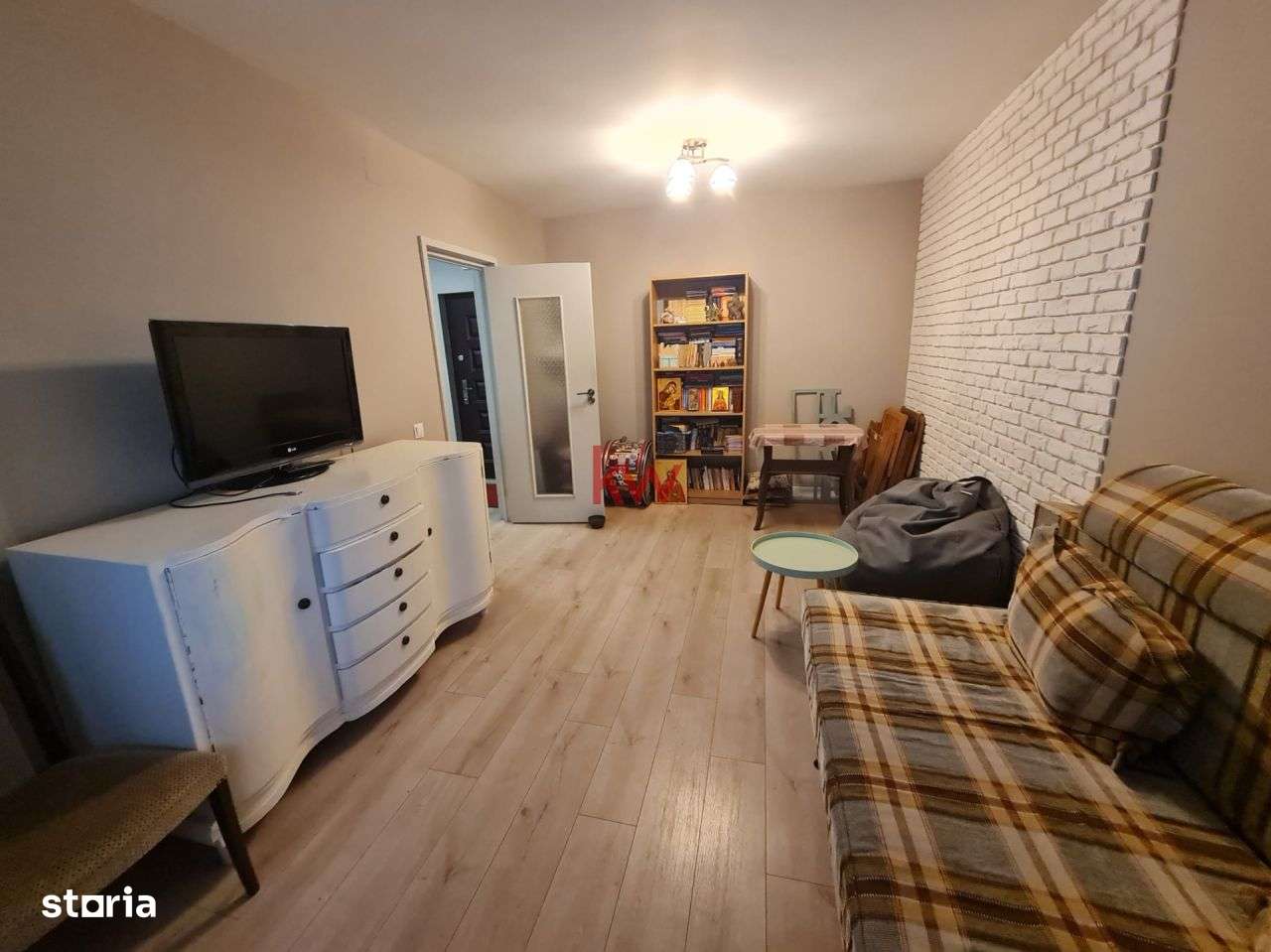 Apartament cu 2 camere decomandate in Podu Ros,  vizavi de Palas, COMI-1