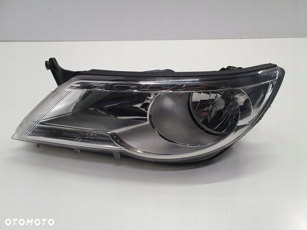 VW TIGUAN 5N LAMPA LEWY PRZÓD ANGLIK UK 5N2941031K - 1