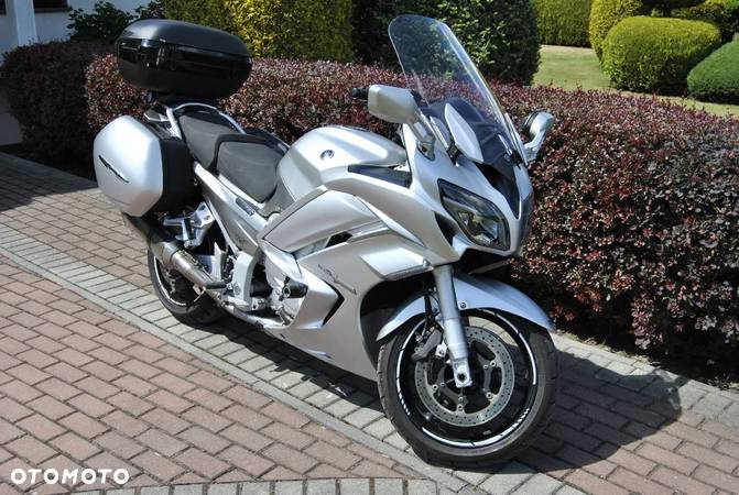 Yamaha FJR - 16