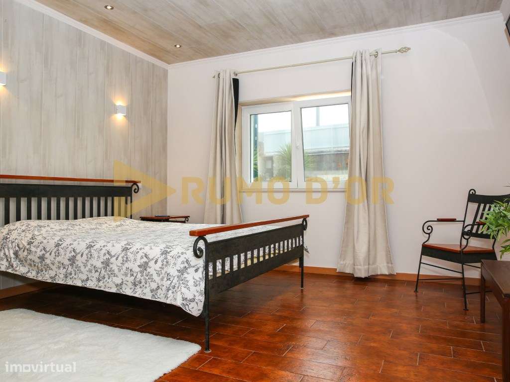 Moradia Exclusiva com áreas Independentes - junto a Arruda dos Vinhos-15