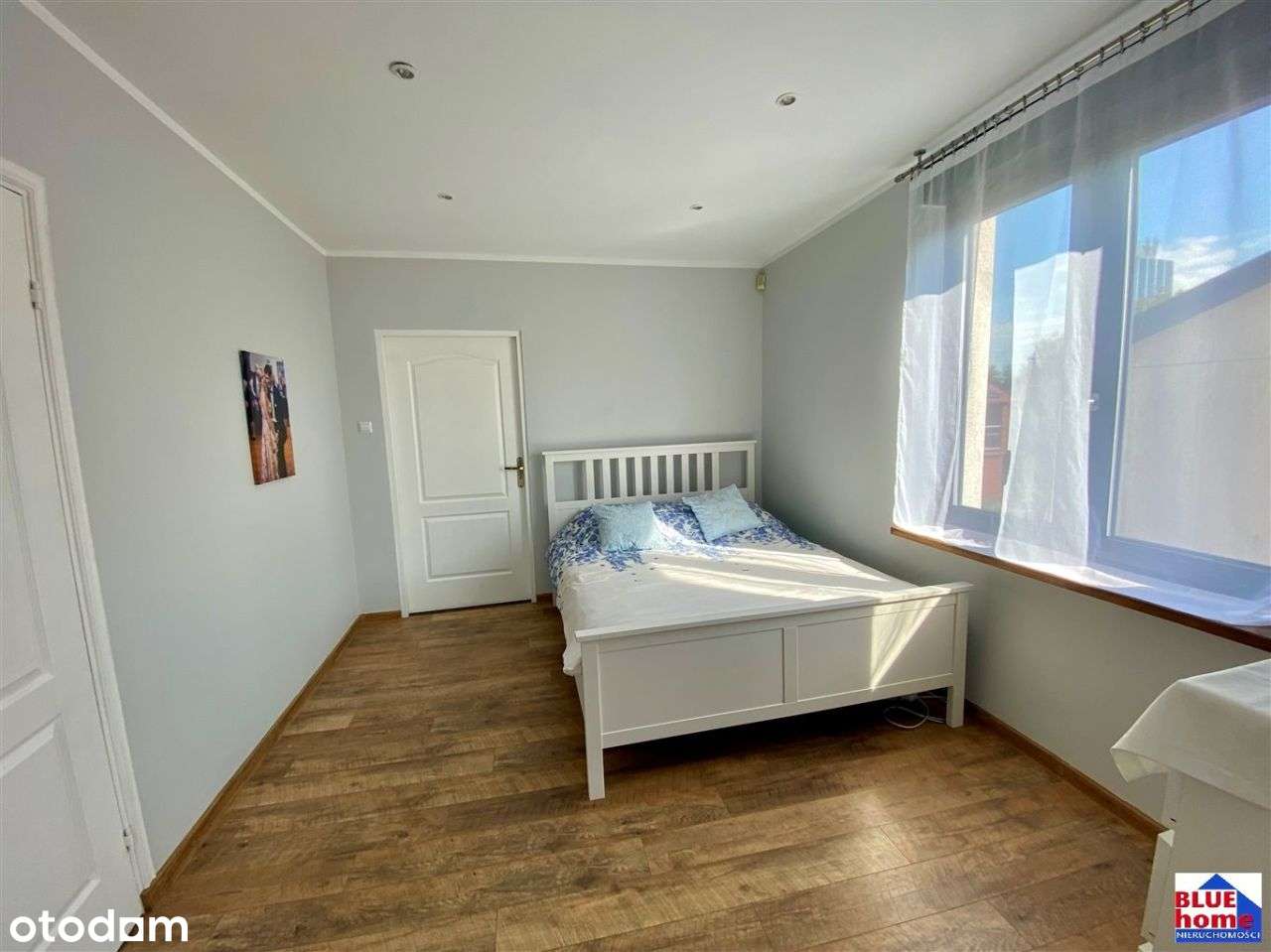 Dom z świetnej lokalizacj z tarasem i garażem.-12