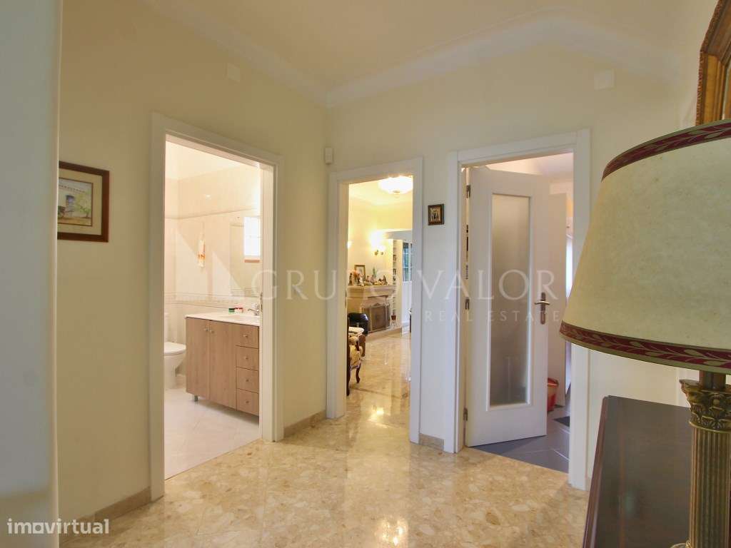 Moradia T4 com Garagem e Logradouro de 200m2 - Algueirão Mem Martins - Grande imagem: 5/40