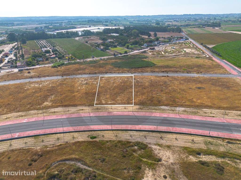 Lote para Construção de duas moradias - Grande imagem: 2/6