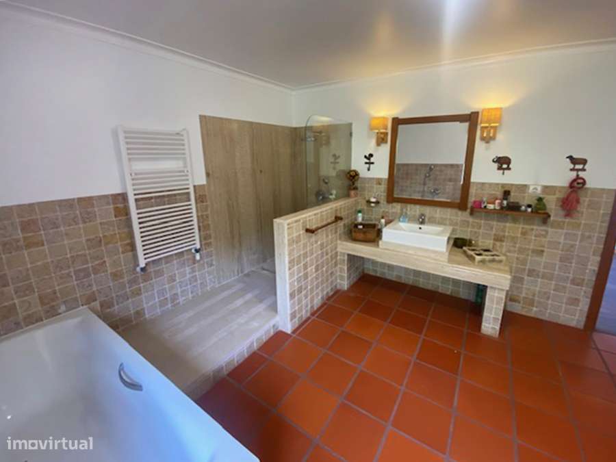 Moradia T5 grande propriedade, pleno campo, arredores Caldas da Rainha-39