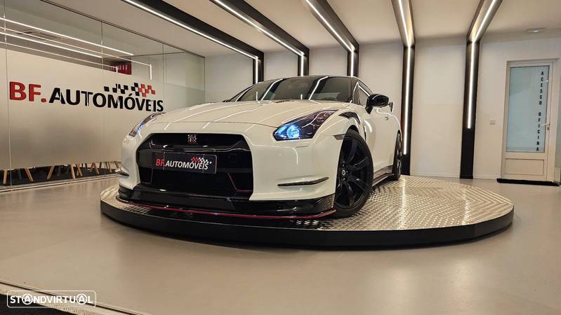 Nissan GT-R - 8