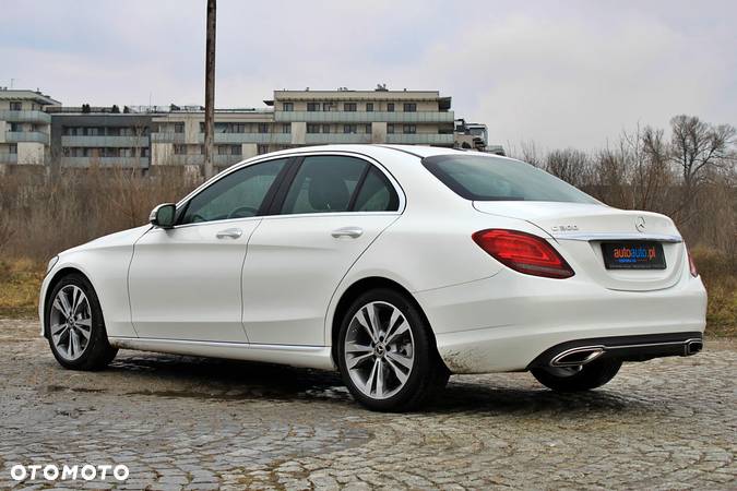 Mercedes-Benz Klasa C 300 9G-TRONIC - 25