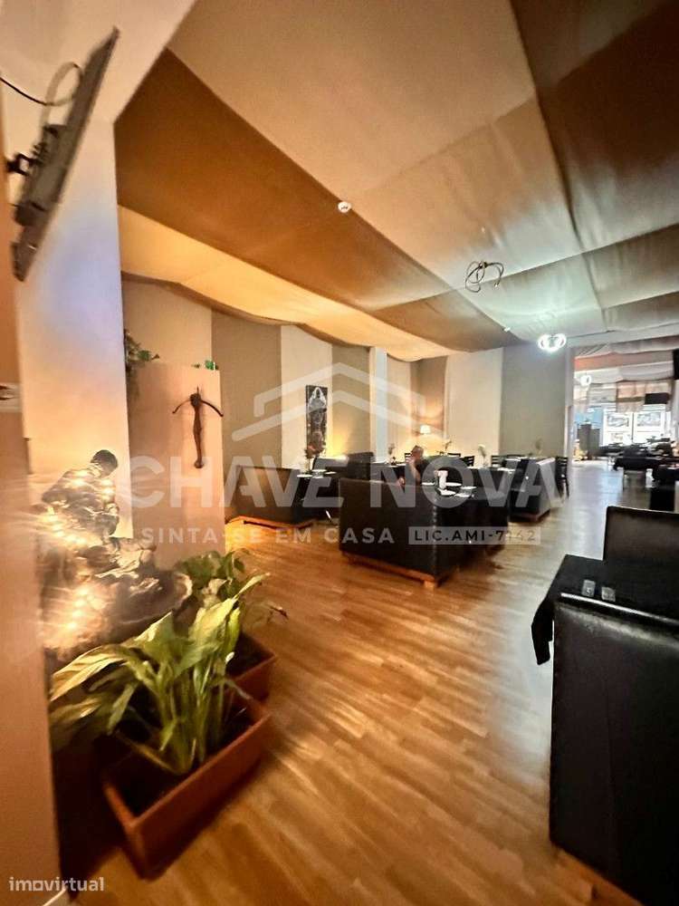 Trespasse de Restaurante/Churrasqueira na rua Bonjardim - Porto - Grande imagem: 4/17