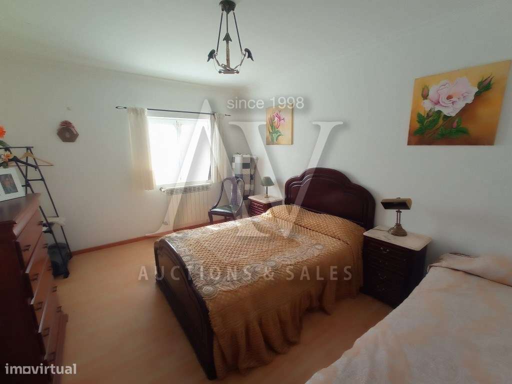 Quinta composta por moradia de dois pisos, com piscina, garagem e t...-31