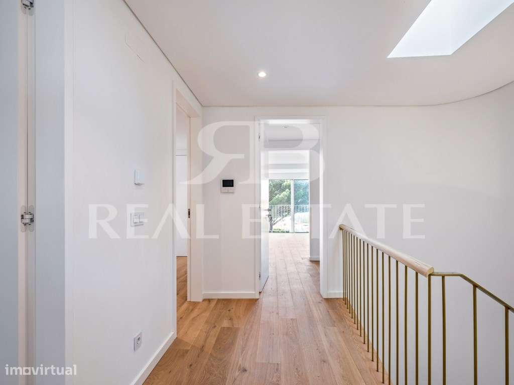 Moradia T4 com Jardim e Piscina no Monte Estoril - Cascais-12