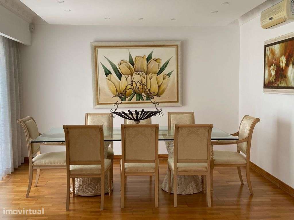 Magnífica Quinta V8 com piscina e deslumbrante vista mar. Localizada-26