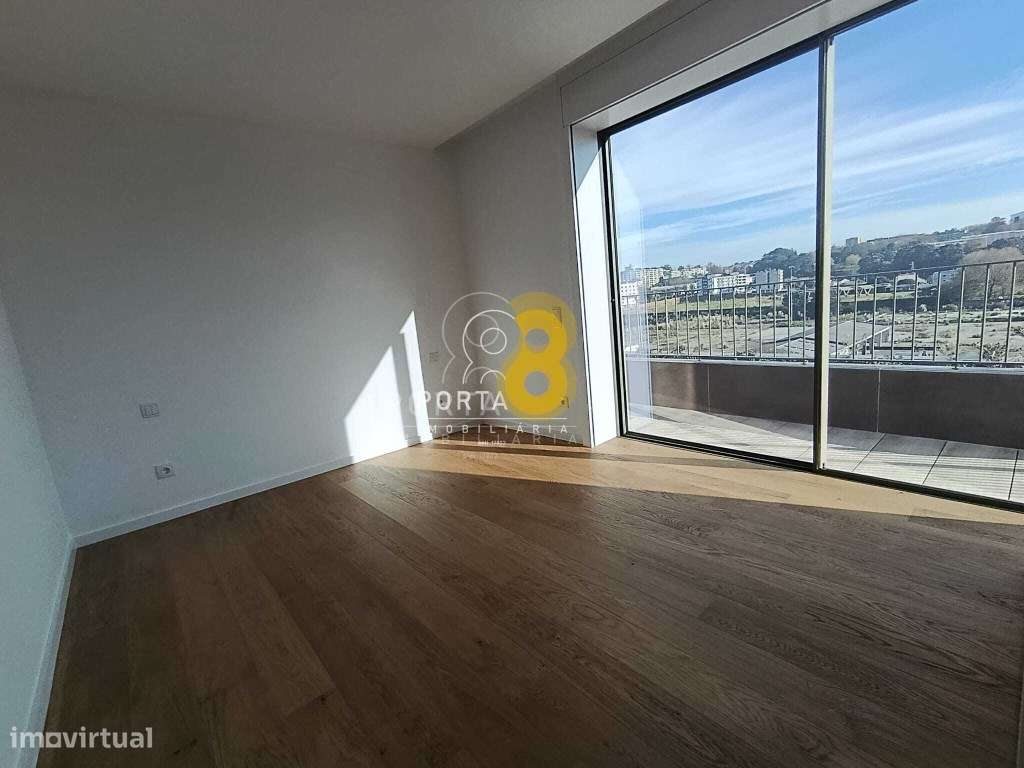 Apartamento T4 recuado com terraço em Matosinhos Sul-16