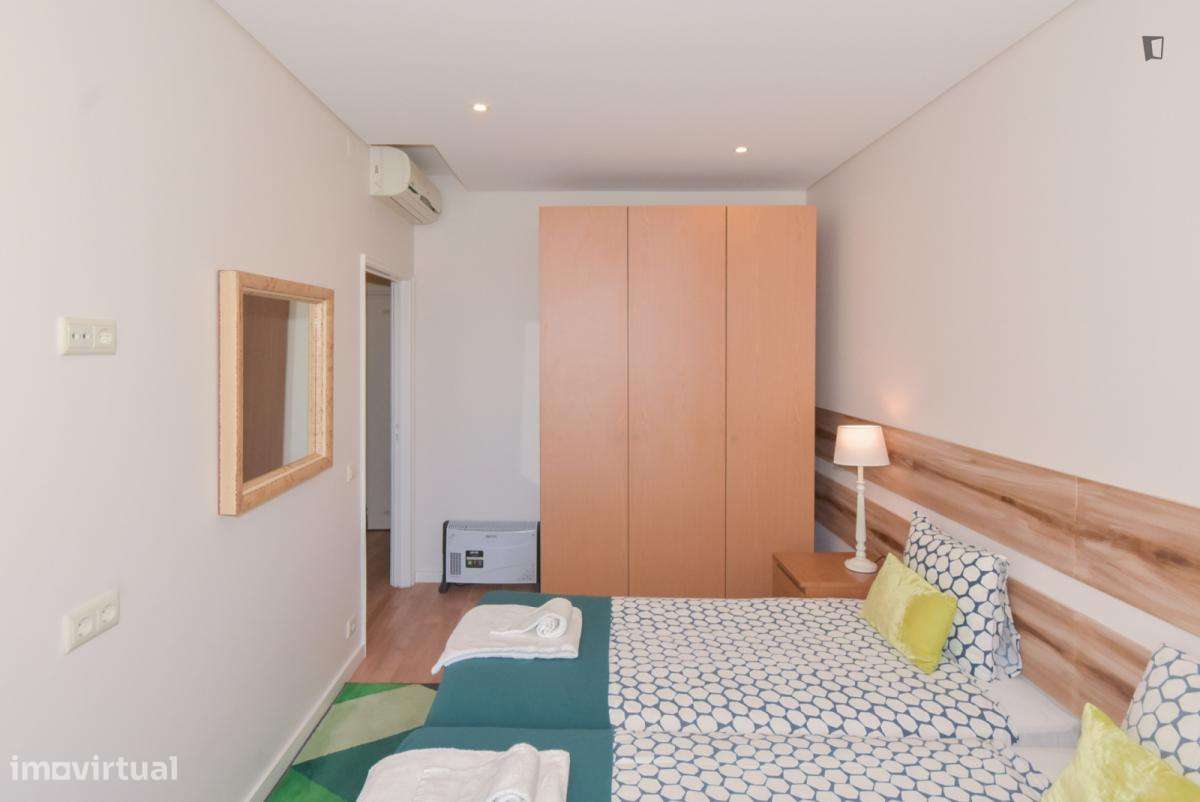 Quarto - localizado em Paranhos Porto - Grande imagem: 3/10